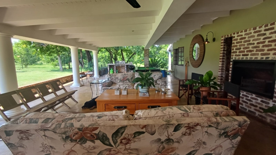 Commercial Property for Sale in Remhoogte AH North West